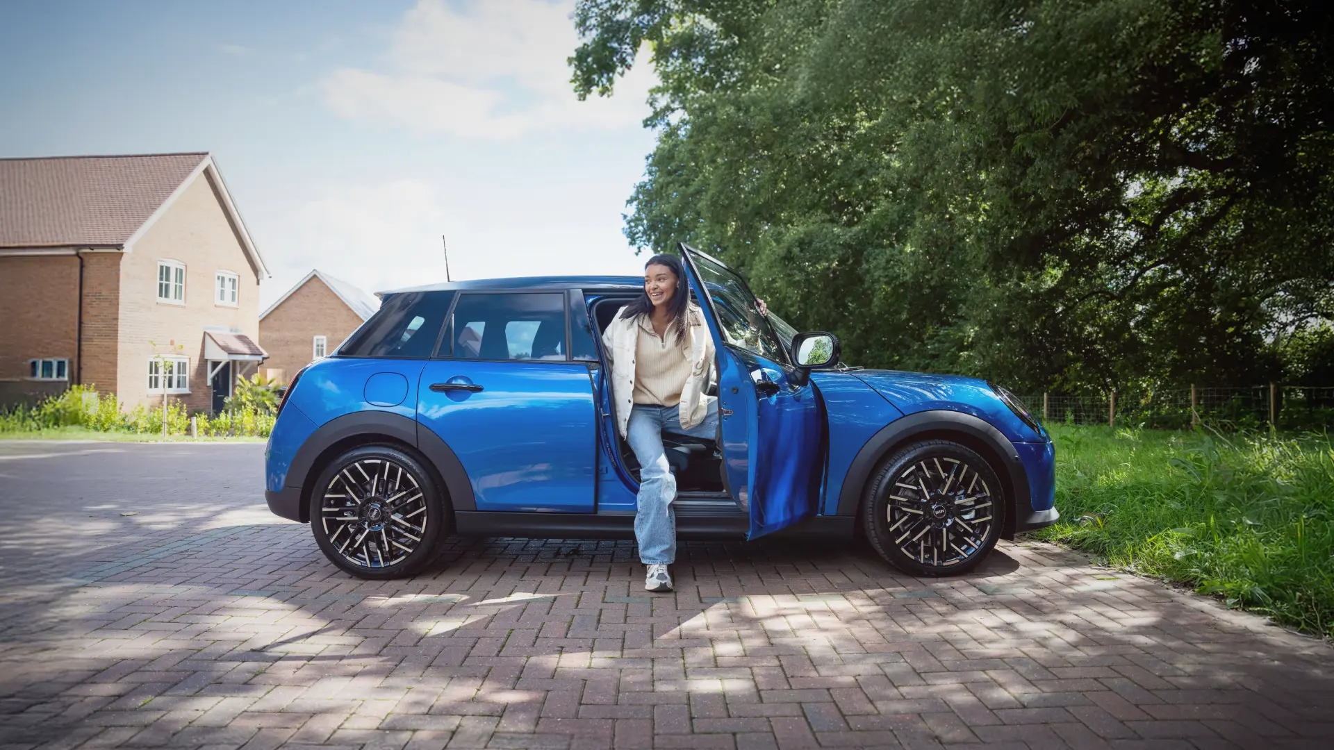 Home - main stage teaser - MINI COUNTRYMAN SLATE BLUE