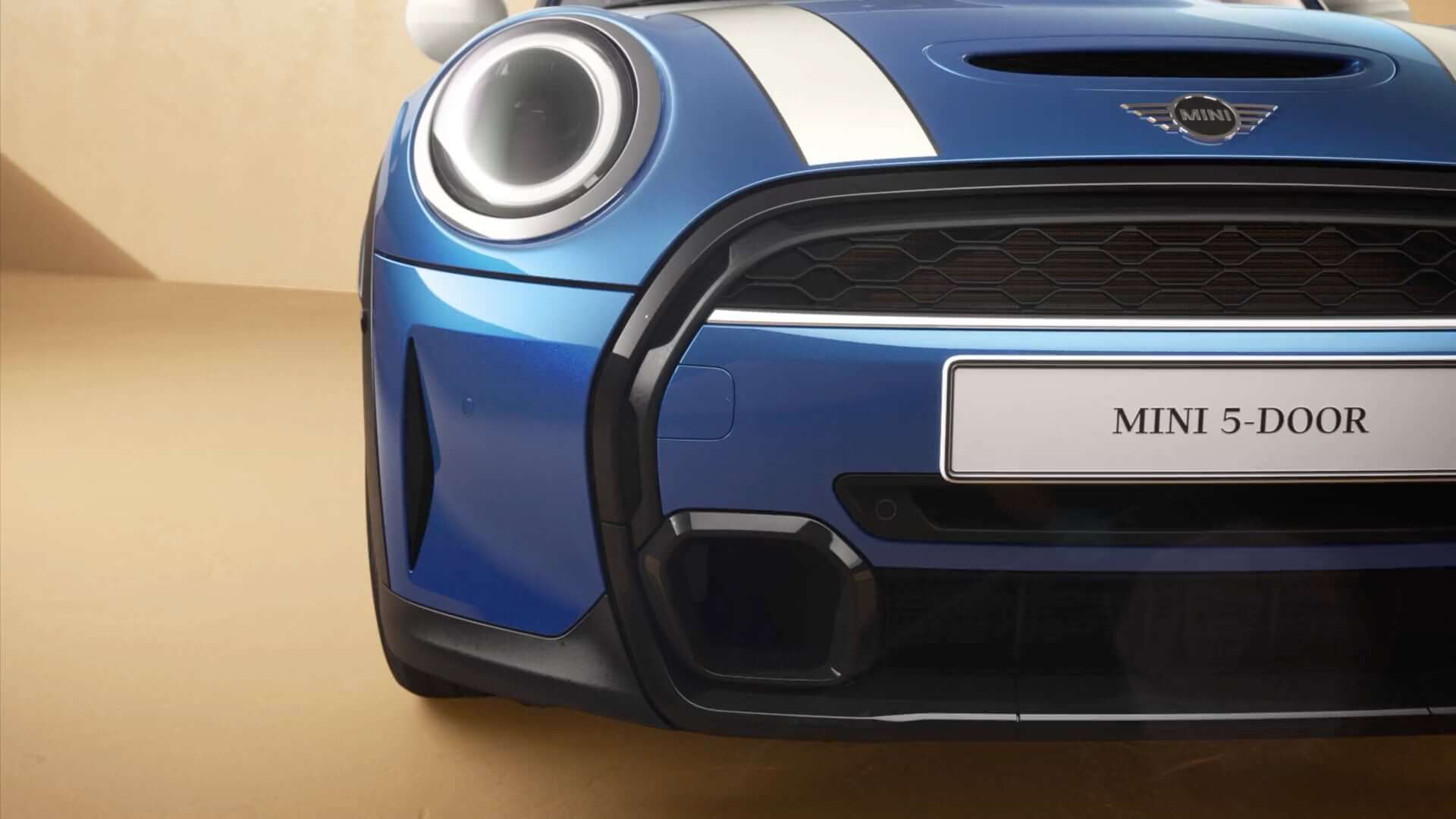 MINI 5 Door – blue and white