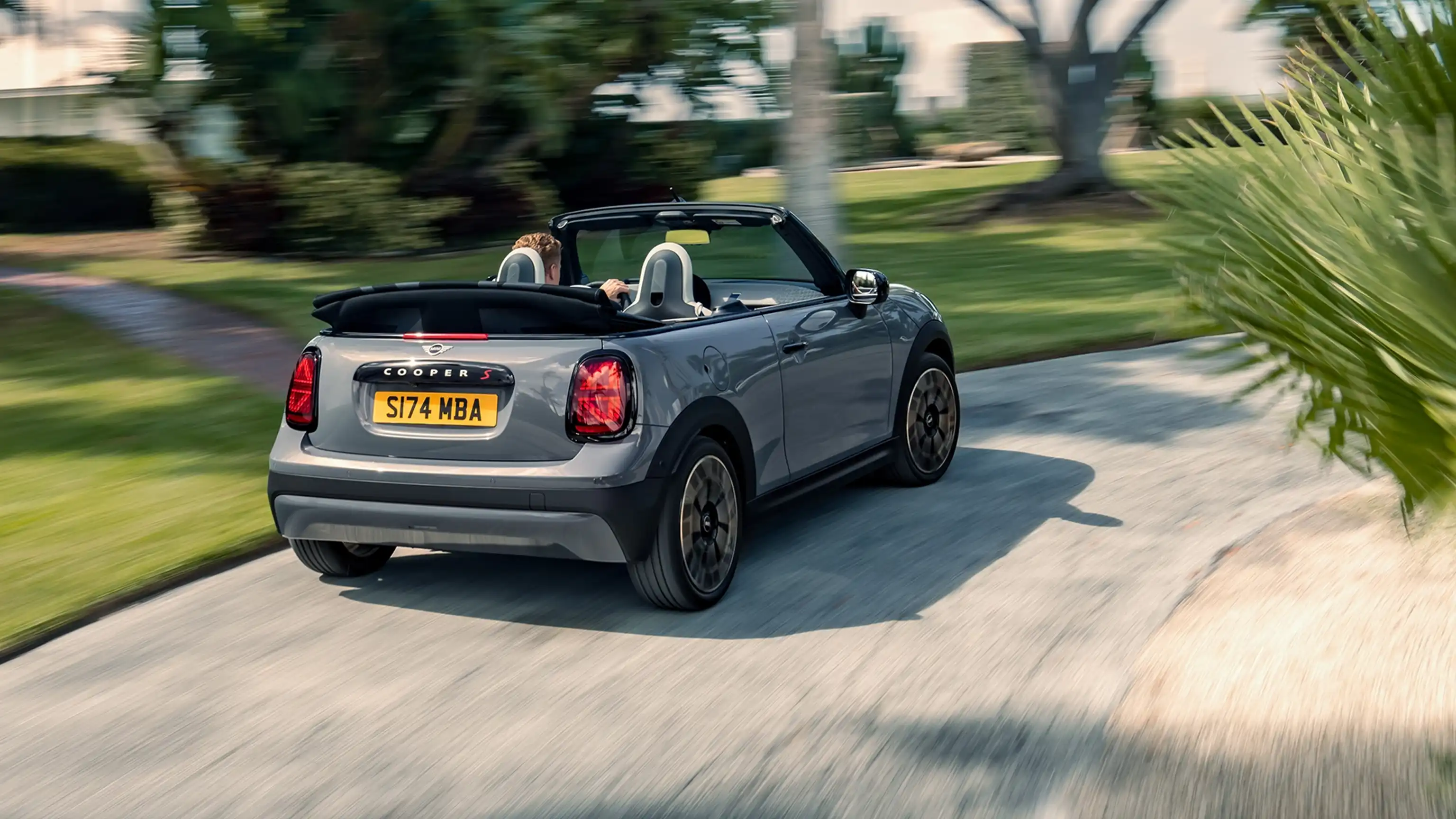 MINI Cooper Convertible - 概要 - サイド・ビュー