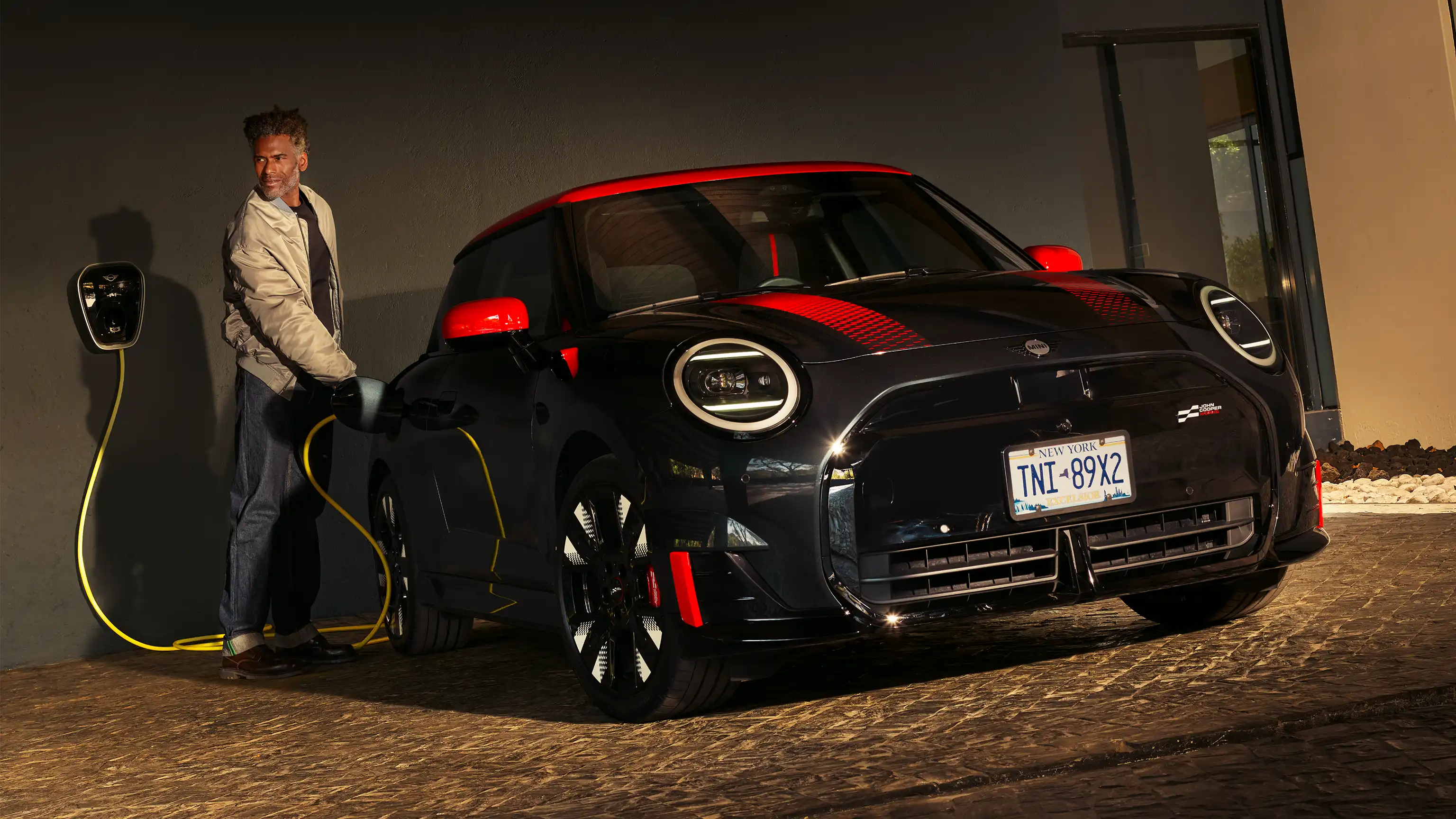 MINI John Cooper Works - MINI ELECTRIC.
