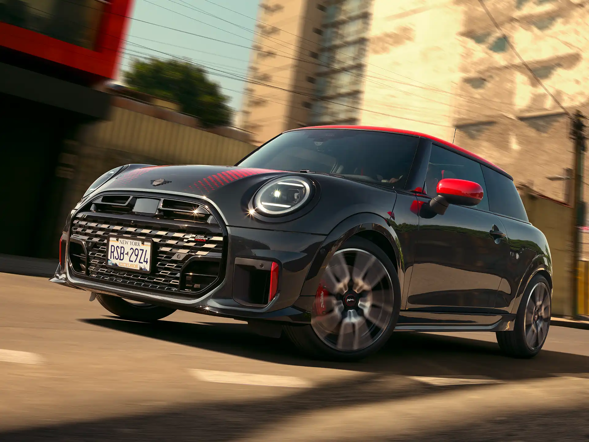MINI John Cooper Works - F66 JCWサイドビュー