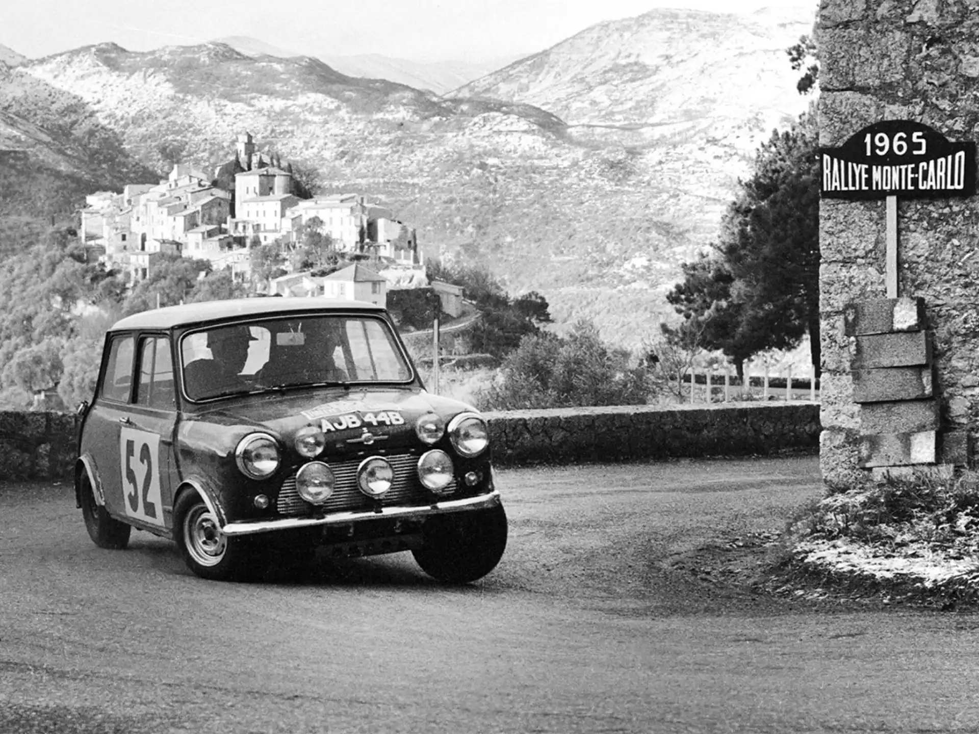 MINI John Cooper Works - レースのMINI