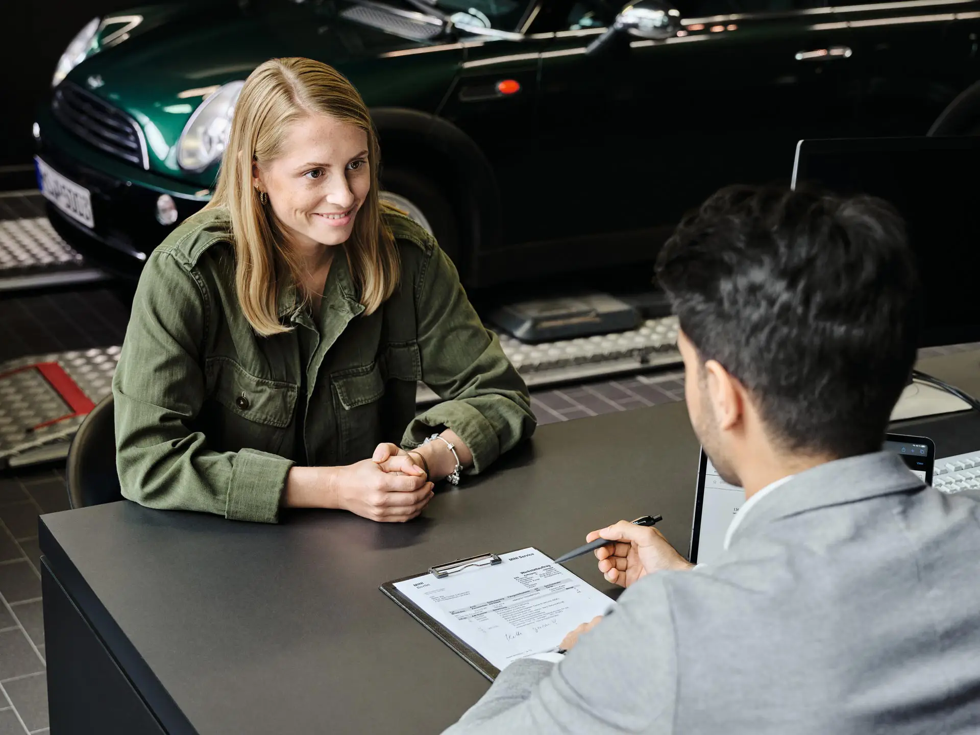 サービス予約をお取りください。