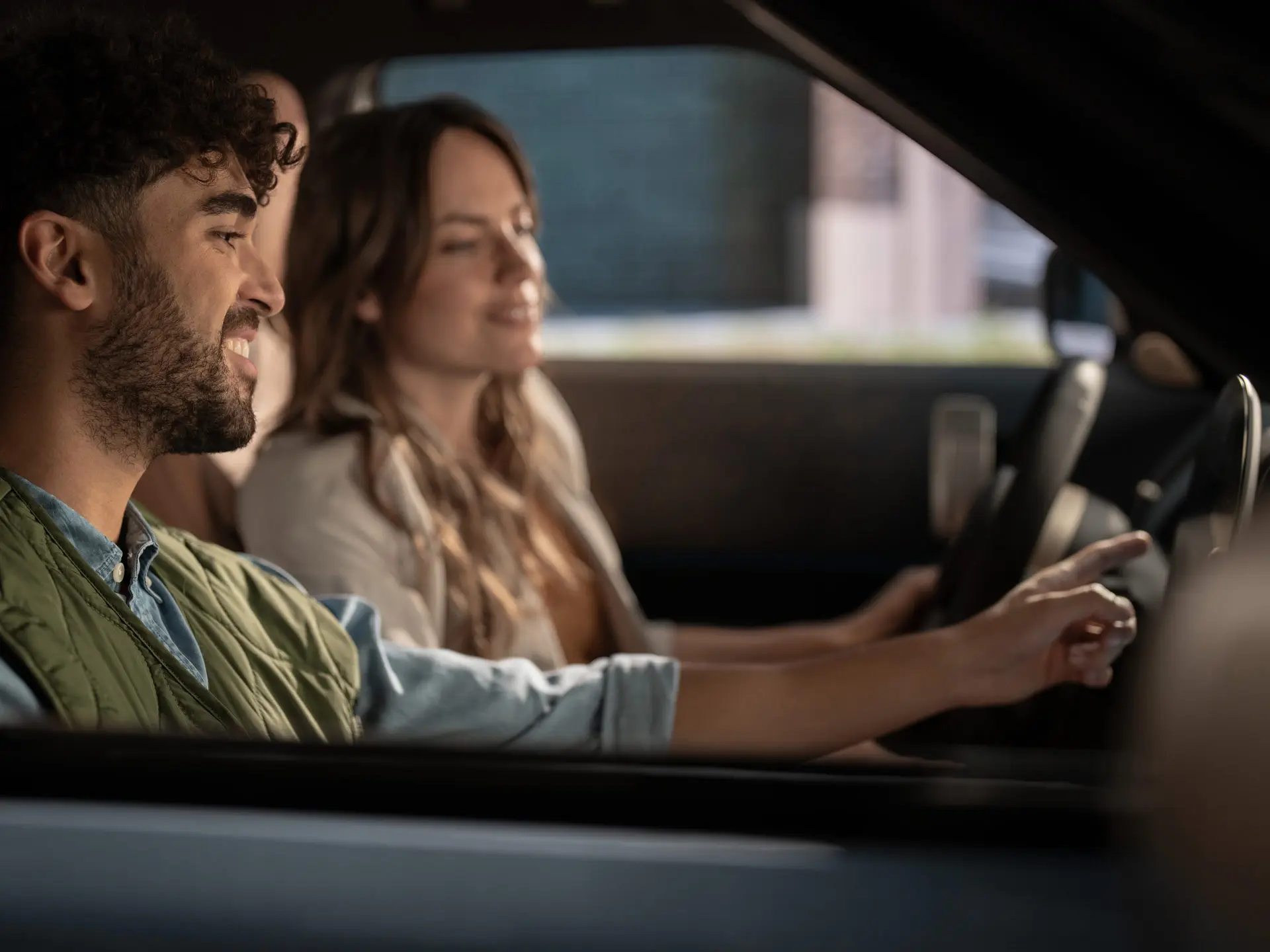 MINIに乗ったカップル