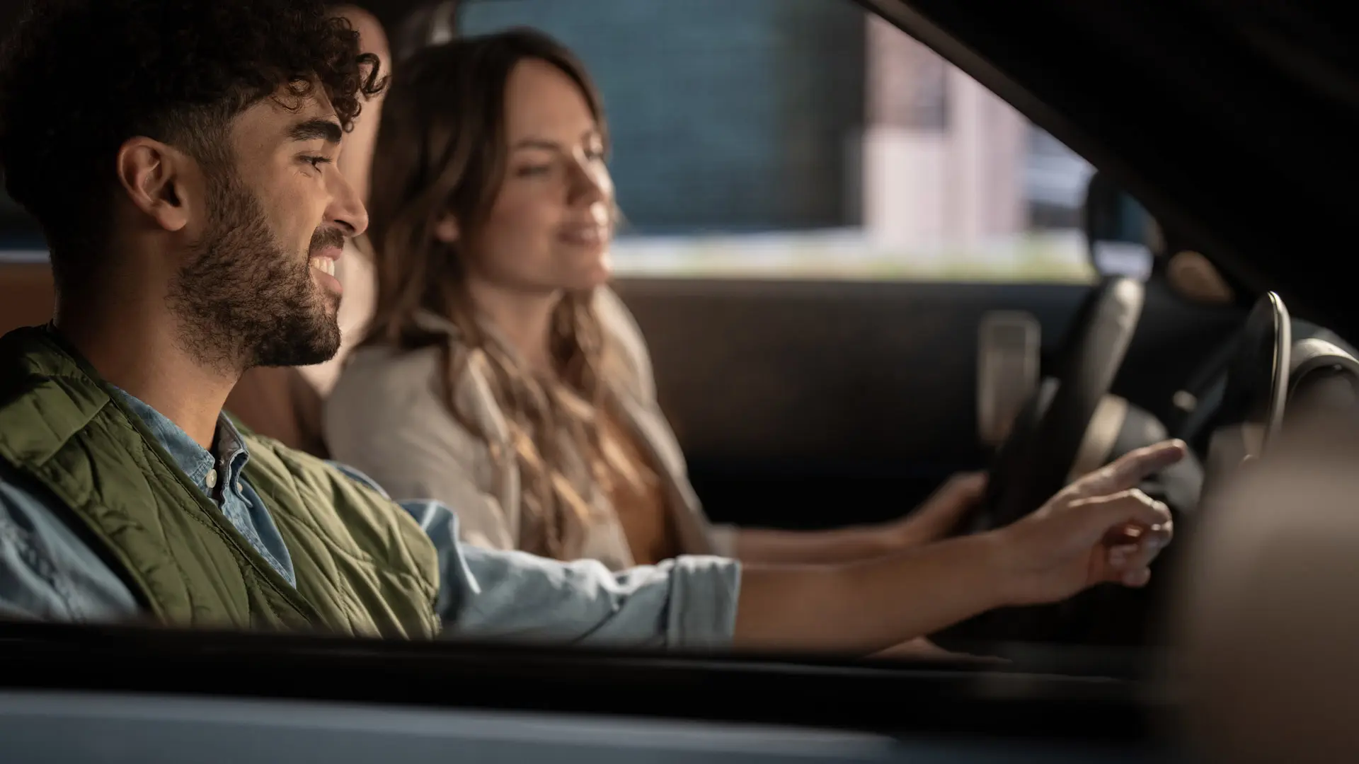 MINIに乗ったカップル