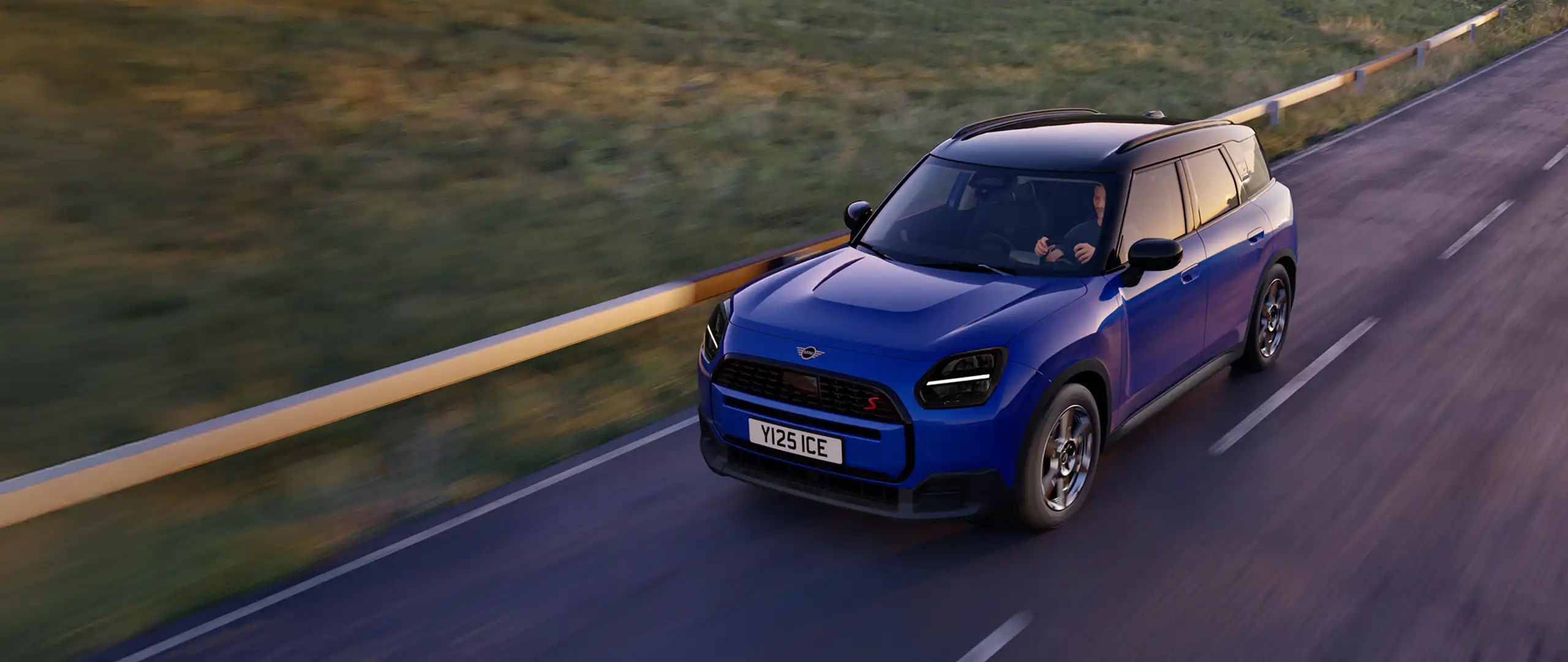 Home - main stage teaser - MINI COUNTRYMAN S ALL4 SELECT​.