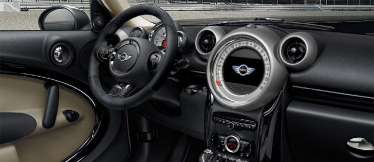  MINI PACEMAN / MINI CROSSOVER.