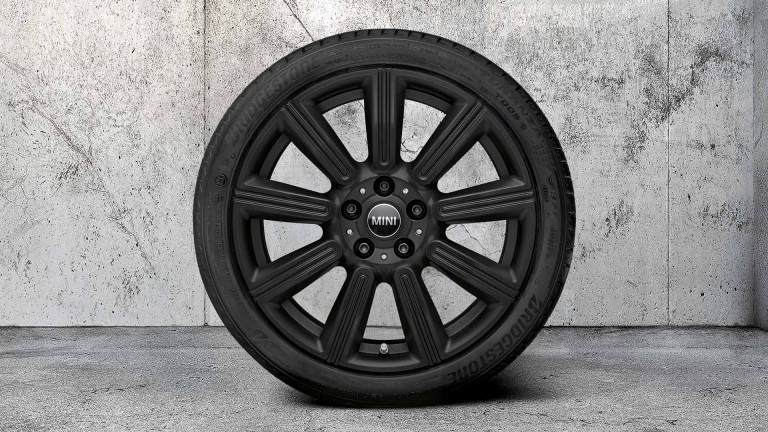 MINI Accessories - mini original summer complete wheels – 18'' MINI MULTIRAY SPOKE 591