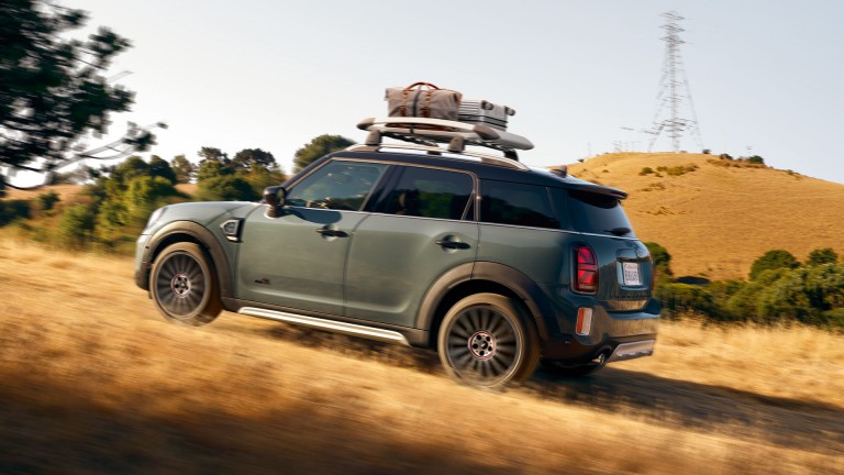 MINI Spring and Summer - travel essentials mini Roof Rack