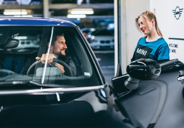 カタログ・お見積り・試乗依頼 | MINI Japan