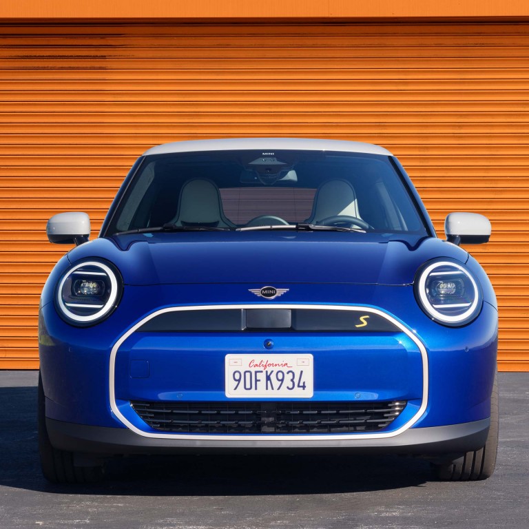 MINI all-electric - mosaic - exterior