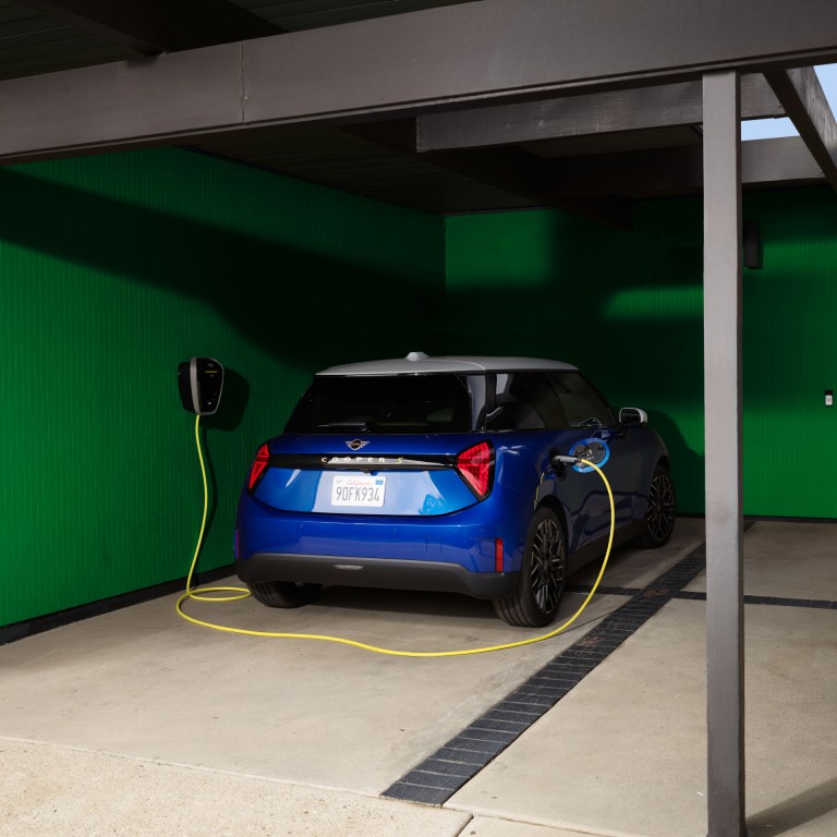 MINI all-electric - mosaic - charging and range