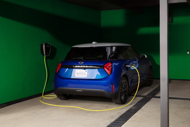 MINI all-electric - charging - home charging
