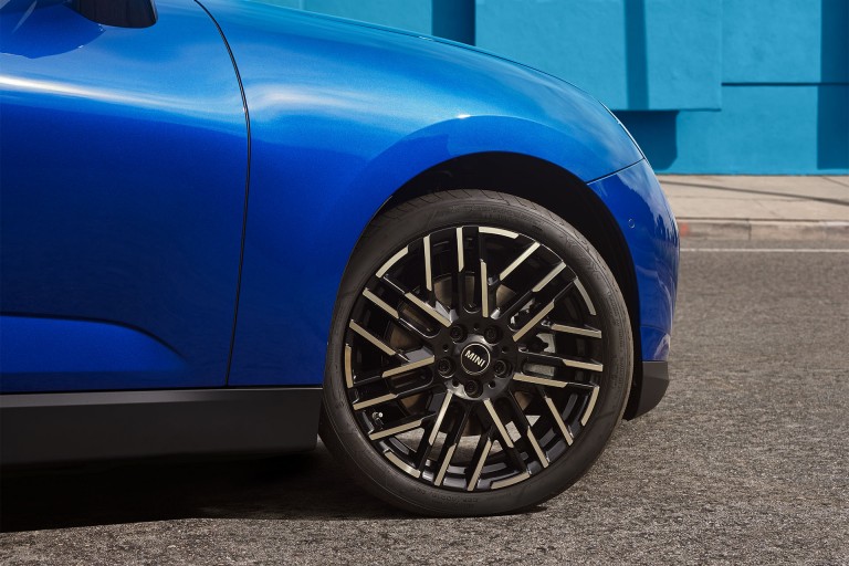 MINI all-electric - exterior gallery - wheel details