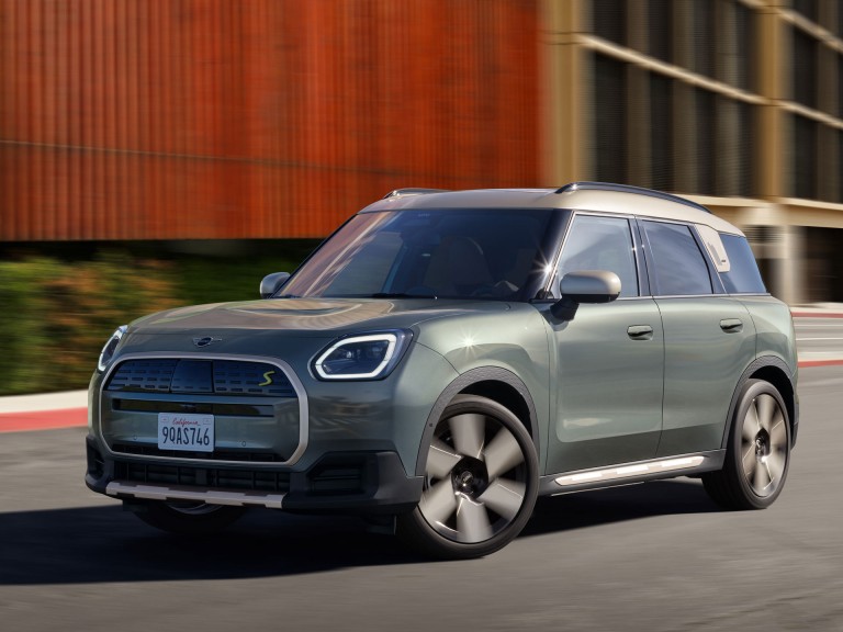 All-electric MINI Countryman - ドライビング・テクノロジー - ドライバー・アシスト