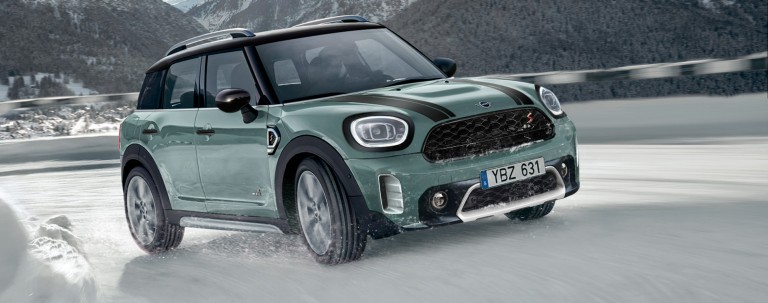 走行安定性を実現するMINI ALL4.