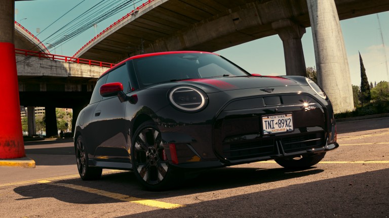 MINI John Cooper Works - J01 JCWサイドビュー