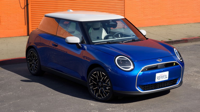 THE NEW ALL-ELECTRIC MINI COOPER.