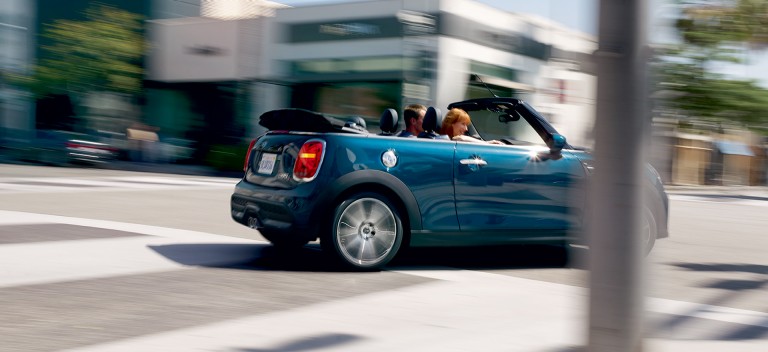 MINI CONVERTIBLE SIDEWALK EDITION. MINI CONVERTIBLE SIDEWALK EDITION.