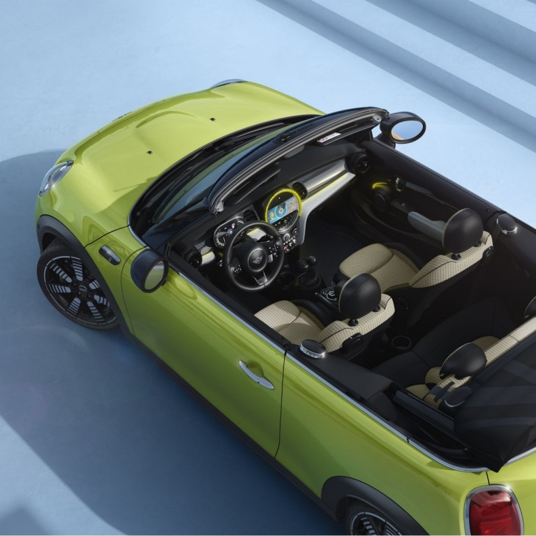 The New MINI Convertible – bird’s eye view – yellow