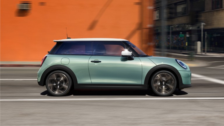THE NEW MINI COOPER.