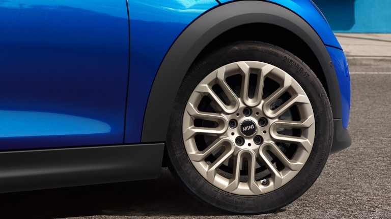 MINI Cooper 5 Door - エクステリア・ハイライト – ホイール・クローズアップ