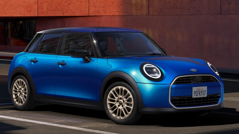 THE NEW​ MINI COOPER 5 DOOR