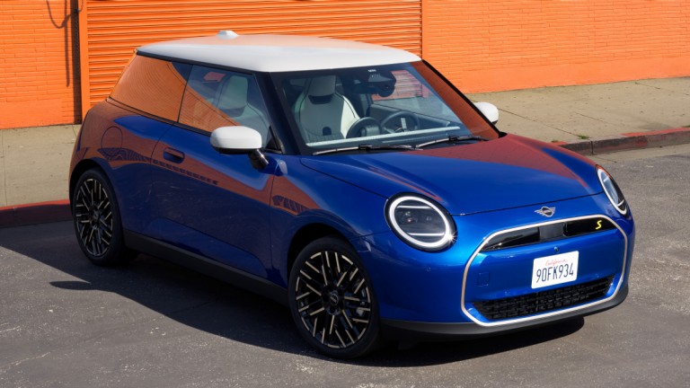 THE NEW ALL-ELECTRIC MINI COOPER