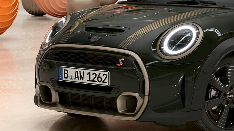 MINI Resolute Edition – bumper and grille – design accents