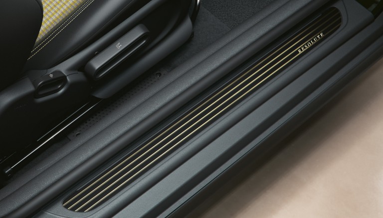 MINI Resolute Edition – door entry sills