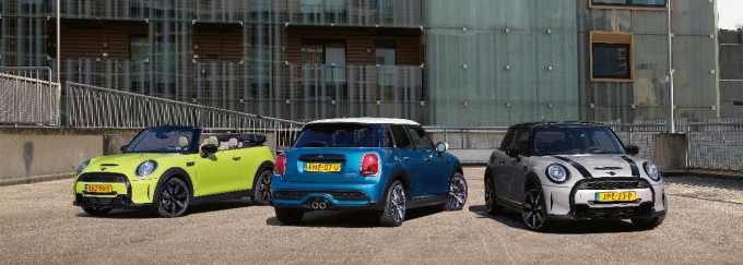 MINI 3 DOOR, 5 DOOR, CONVERTIBLE デビュー | MINI Japan