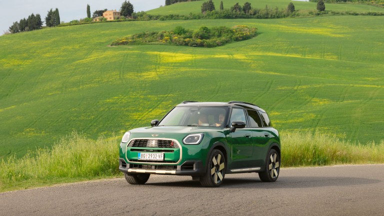 MINI COUNTRYMANの試乗依頼で、今ならプレゼントが当たる。