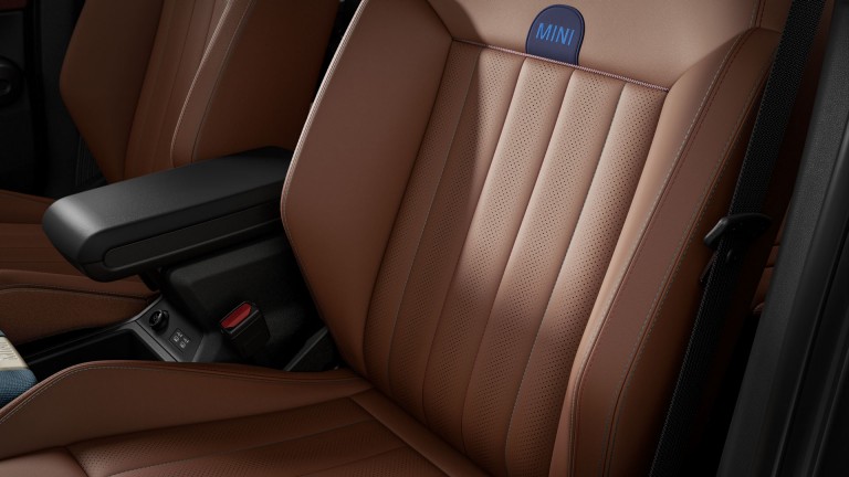 MINI Countryman - gallery interior - classic style upholstery