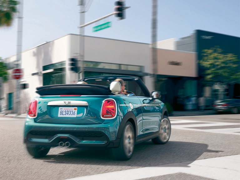 MINI CONVERTIBLE SEASIDE EDITION.