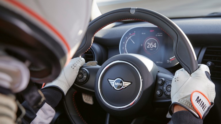 THE NEW MINI John Cooper Works GP - ステアリング・ホイール