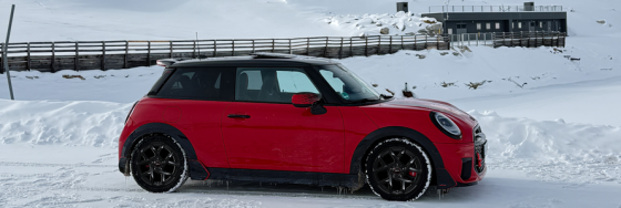 ミニクーパーレーシング ボディ、ホイールセット MINI ウインター・コンプリート・ ホイール・セット | MINI Japan