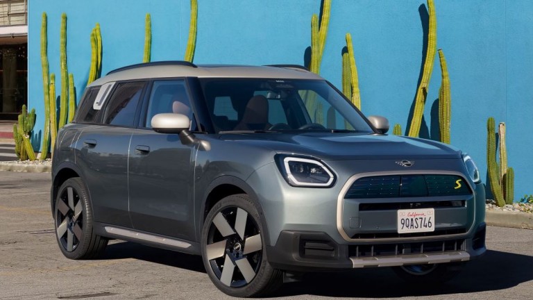 THE NEW ALL-ELECTRIC MINI COUNTRYMAN.​